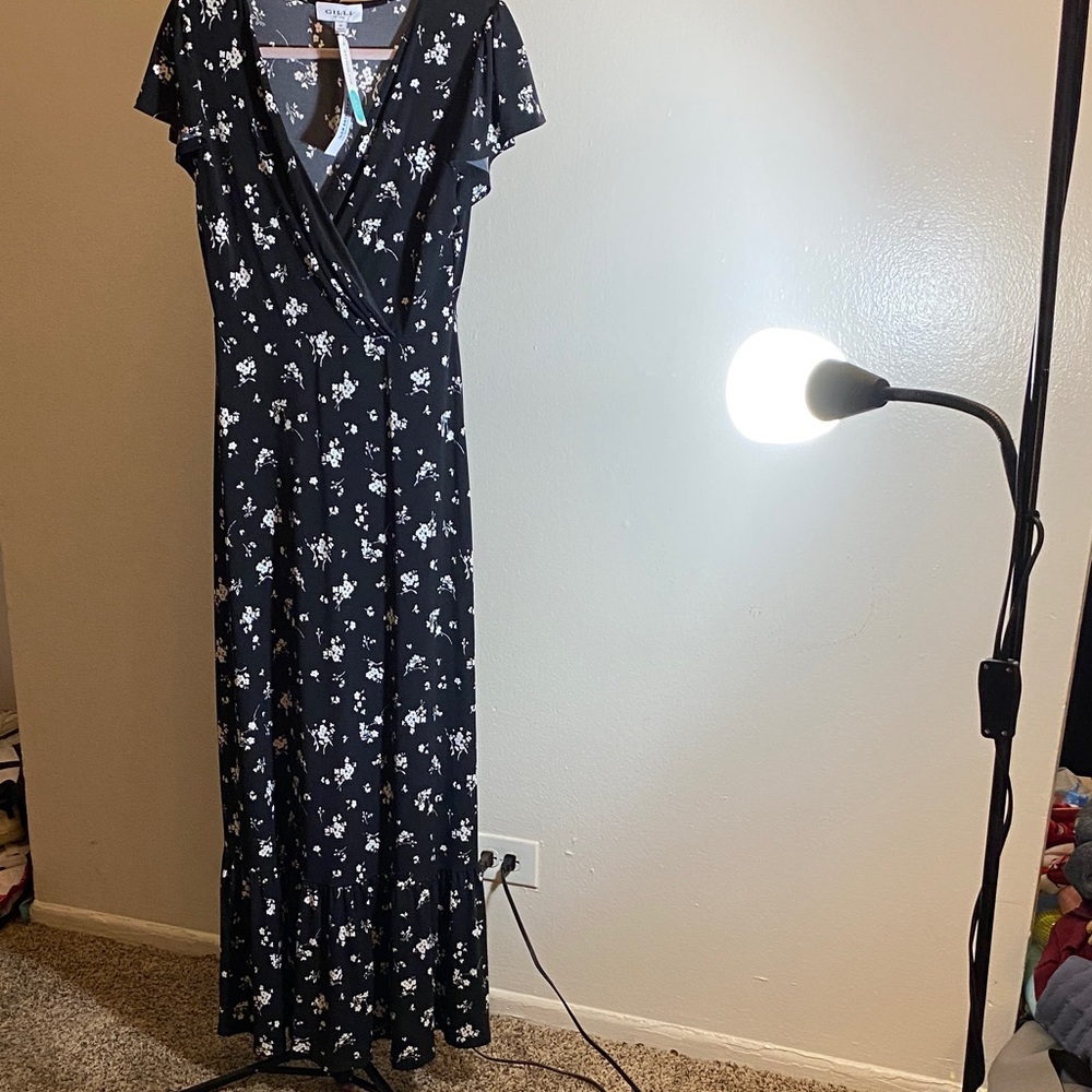 Gilli Navy Floral Maxi Dress - Picture 6 of 7